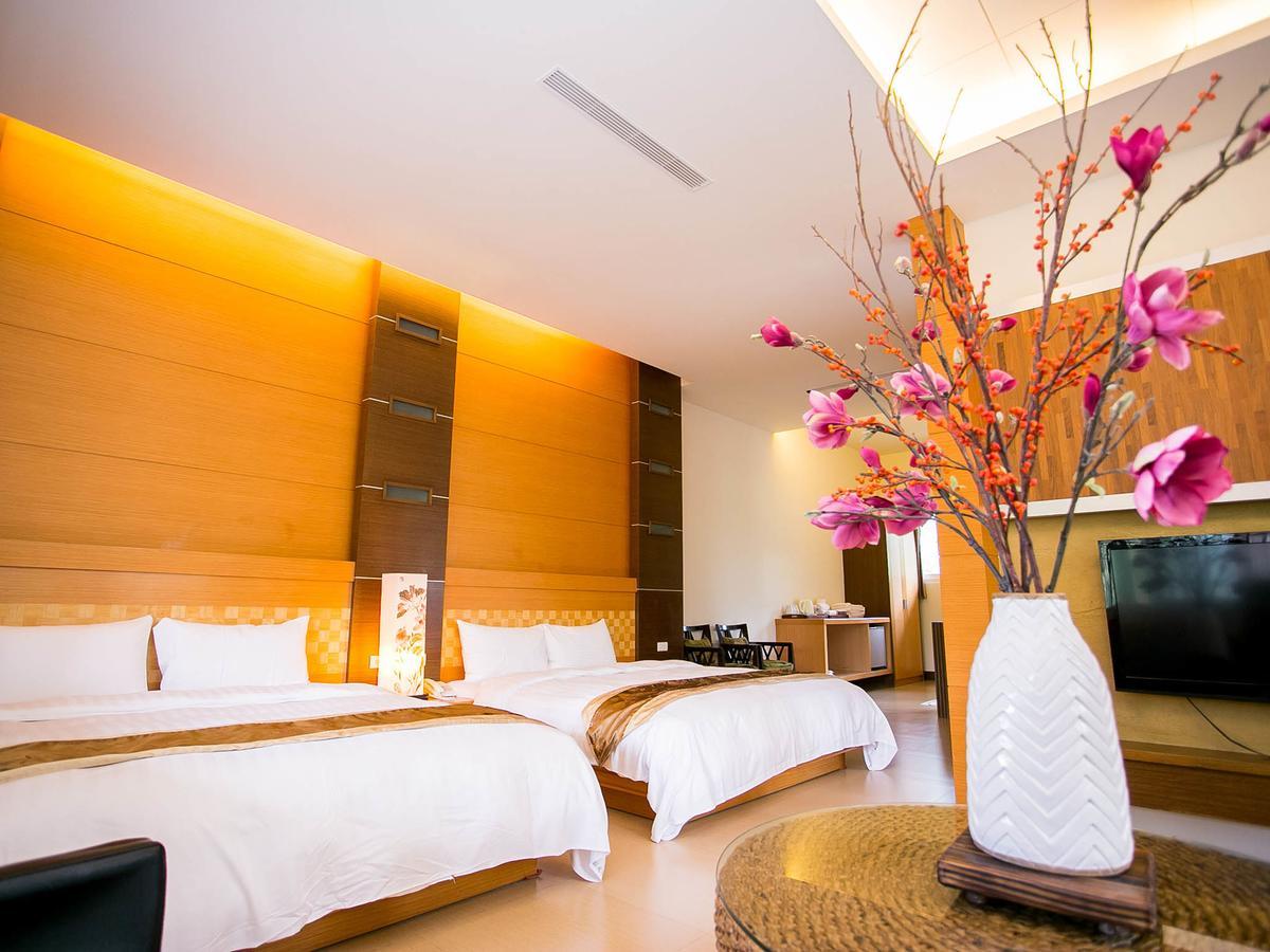 Flying Villa Nantou Exterior photo