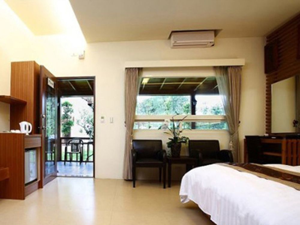 Flying Villa Nantou Exterior photo